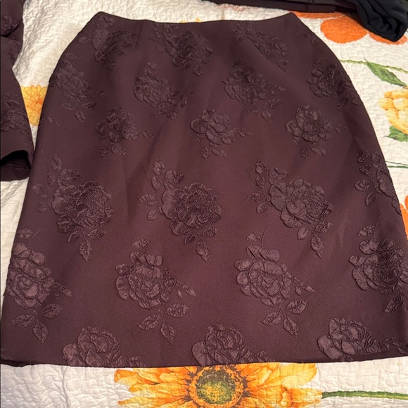 Spenser Jeremy Embossed Floral Two-Piece Jacket & Skirt - Deep Wine - Picture 4 of 9